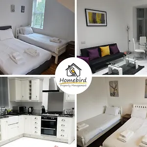 Holiday home Homebird - Conway House